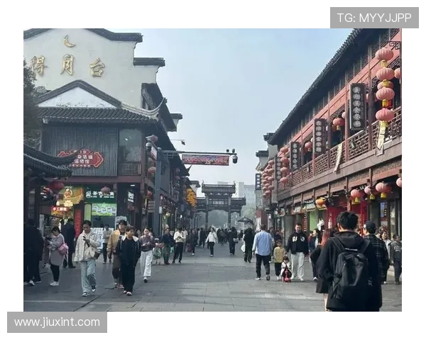 南京球迷 “人走场净” 赛场内外皆风景(2)
