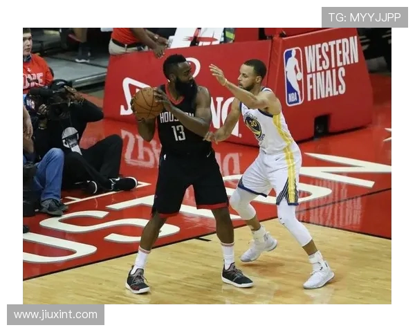 西决 G3 火箭 41 分溃败：哈登保罗哑火 + 19 失误 库里三节轰 35 分创纪录(2)